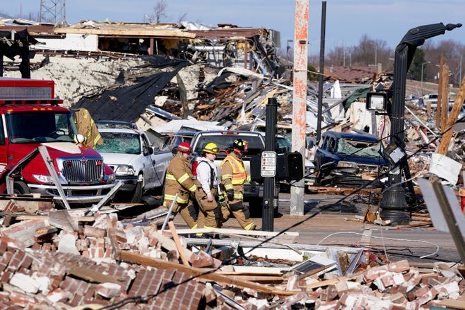 SAD Amerika Srednji Zapad Nevreme Oluja Tornado