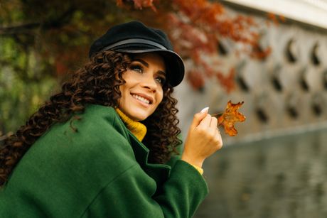 moda boje kaput devojka zima jesen kosa