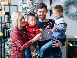 Božić, novogodišnji božićni praznici porodica Nova godina pokloni