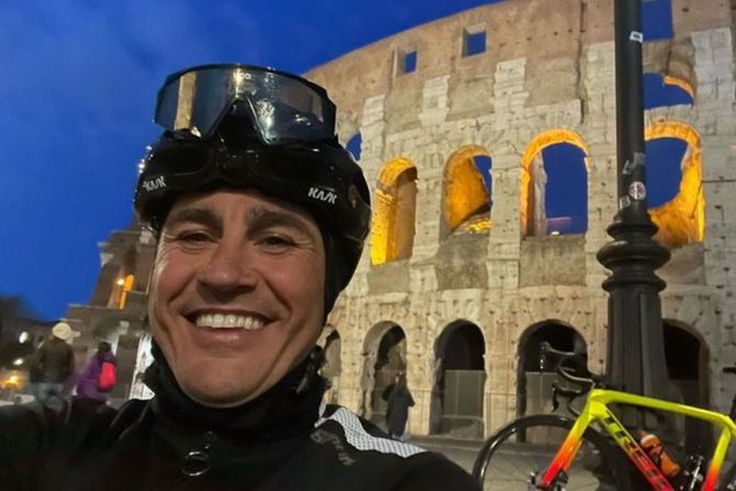 La mitica “corsa” Cannavaro ha guidato per quasi 8 ore!  Giocatori rock ora maratoneti in bicicletta