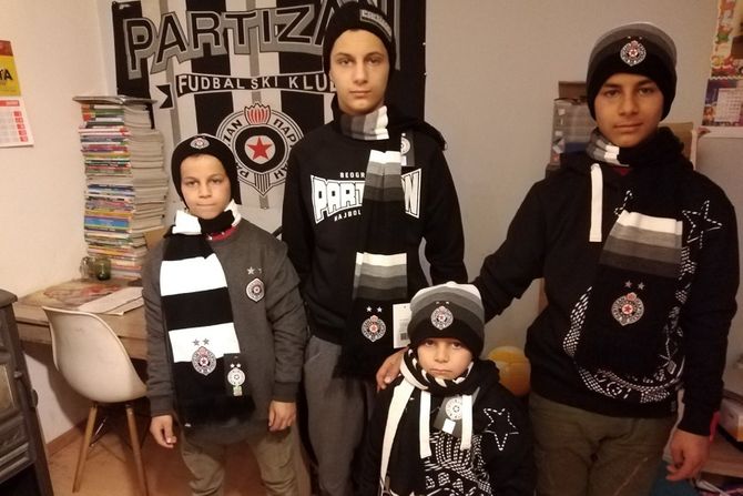 Porodica Petrović, deca, Partizan, Hetin Porodica Petrović, deca, Partizan, Hetin