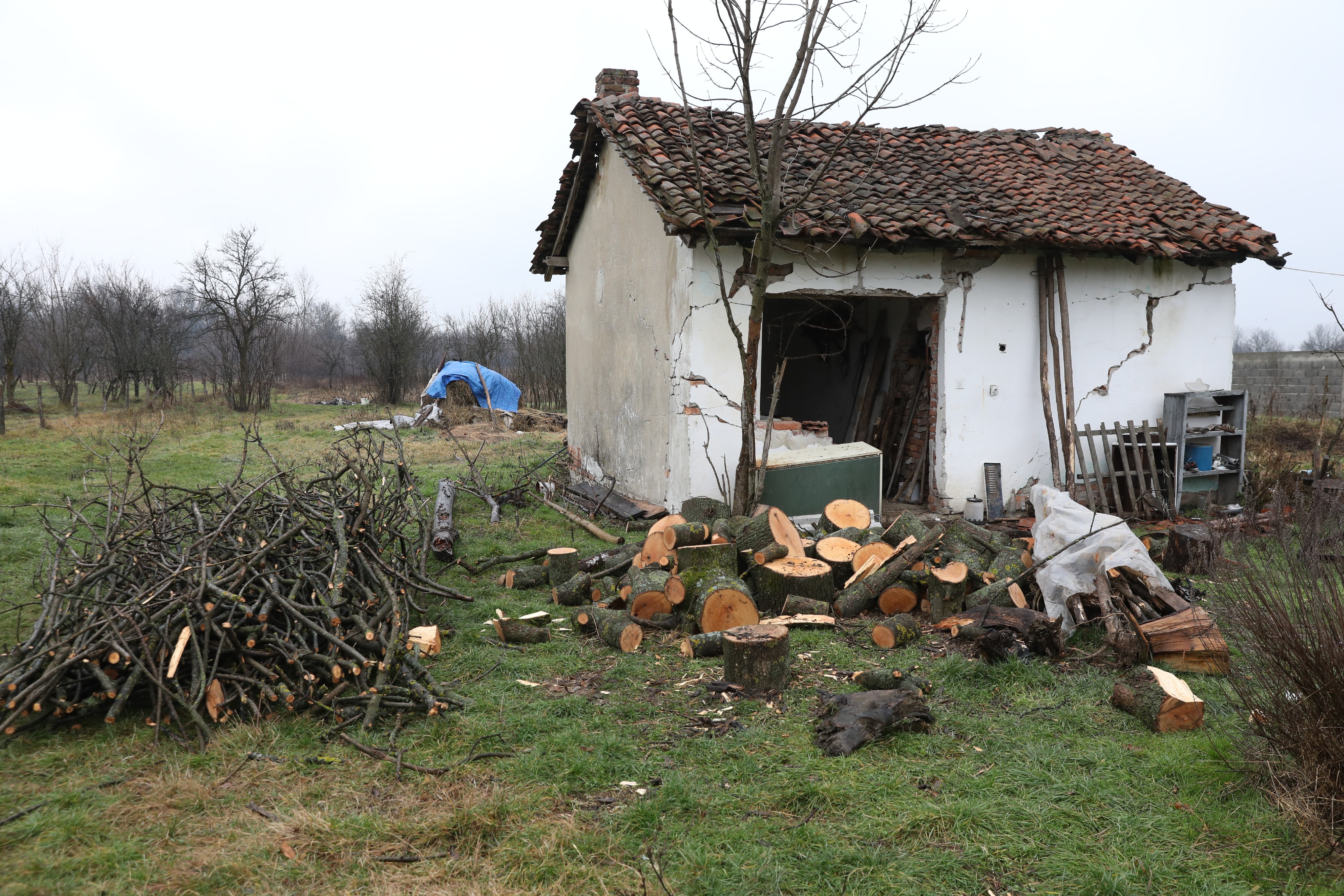 Najtužnija slika u Srbiji! U ovom selu u školskoj klupi sedi samo 1 đak: Svi zaboravili meštane, ali ne i ONI
