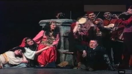 Usnija Redžepova -Insert iz predstave 