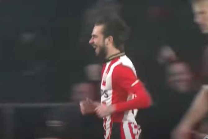 Dejvi Proper, PSV