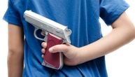 Dečak uzeo pištolj od majke, pa upucao drugare: Sukob počeo na treningu