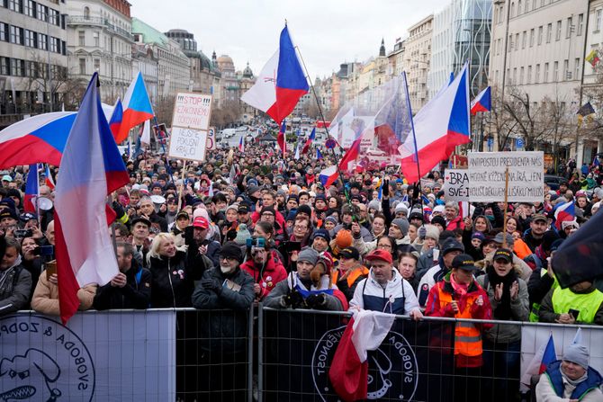 Prag antikovid mere protesti