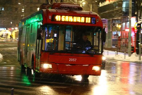 Trolejbus zima sneg gradski prevoz sneg gradski prevoz zima trolejbus sneg trolejbus 41
