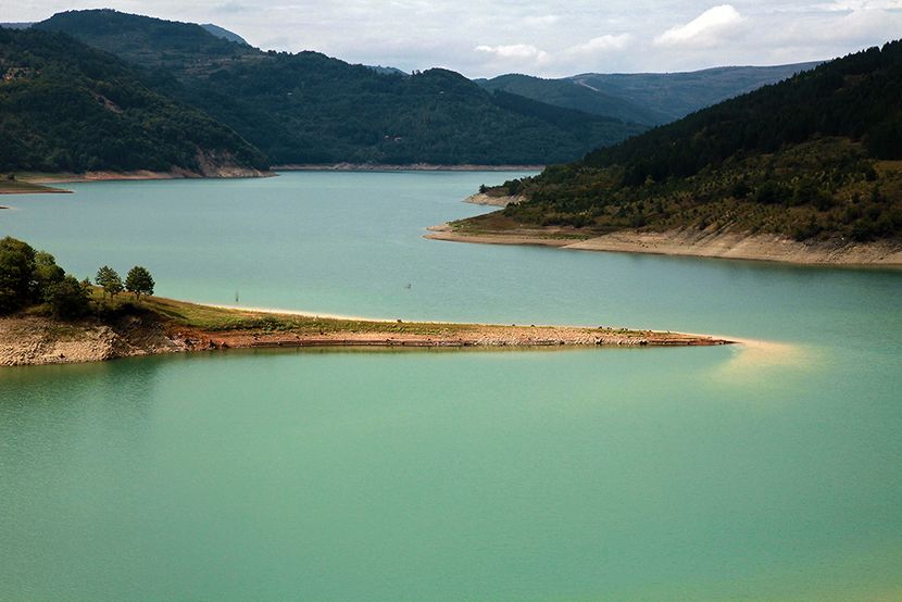 Zavojsko jezero kod Pirota - Ona.rs