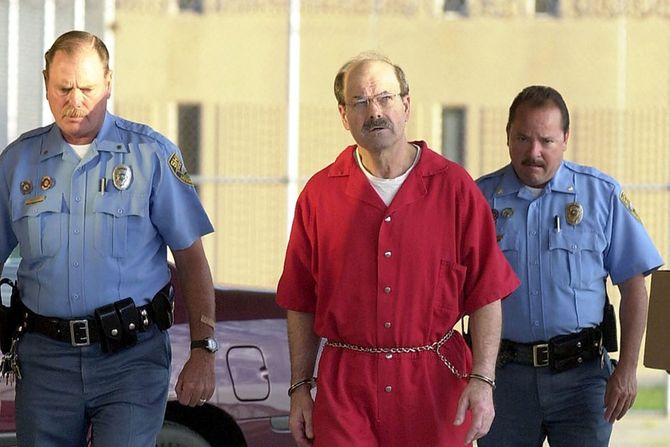 Serijski ubica serial killer BTK Dennis Rader