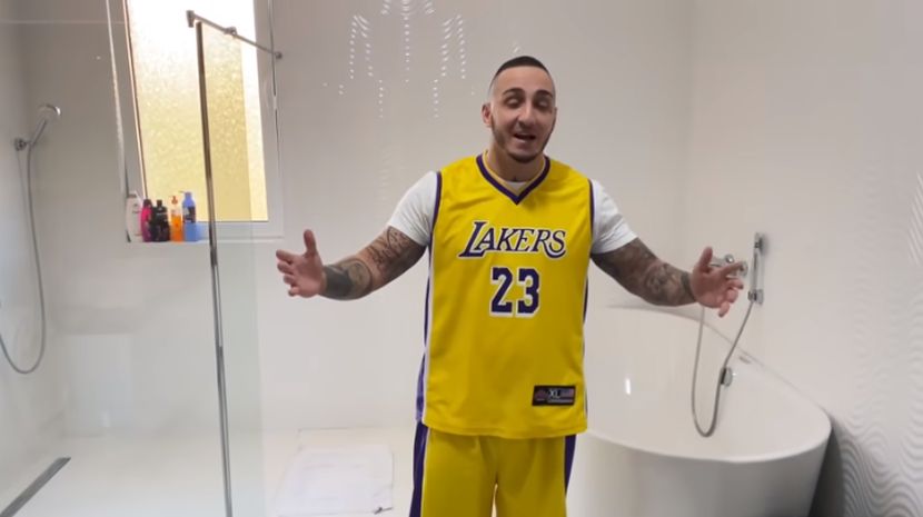 Vuk Mob našao krpelja na polnom organu! Reper se hitno oglasio: "Ne sećam se da sam imao..."