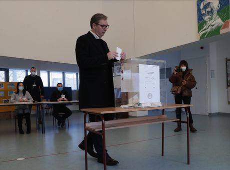 Aleksandar Vučić Referendum glasanje