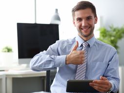 Karijera, uspešna karijera, poslovni čovek, posao, srećan