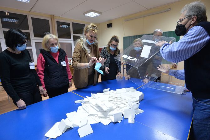 Referendum glasanje prebrojavanje glasova