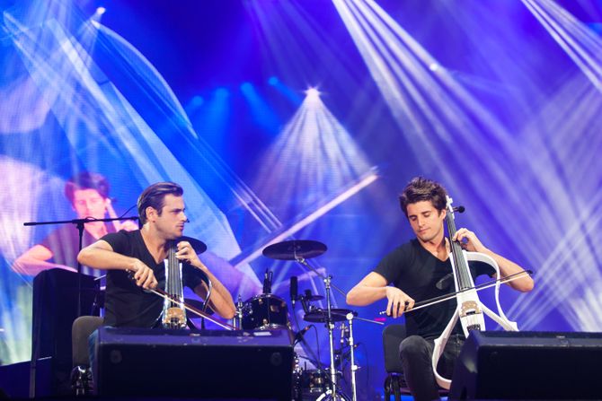 2Cellos