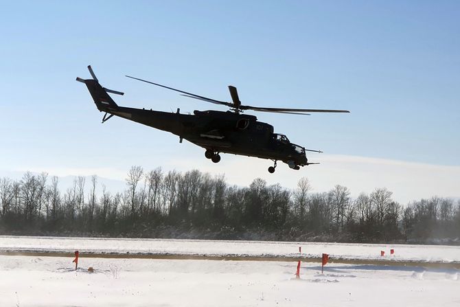 Letačka obuka na aerodromu Morava, helikopter