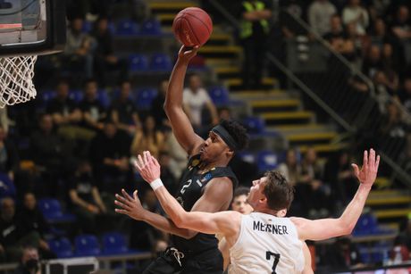 KK Partizan - KK Hamburg Tauers KK Partizan - KK Hamburg Tauers