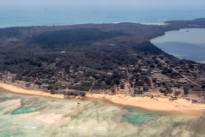 Ostrvo Tonga erupcija vulkana pepeo