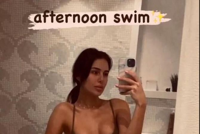 Anastasija “grmi” u minijaturnom bikiniju: Ražnatovićeva napravila selfi, a svi komentarišu koliko je zgodna