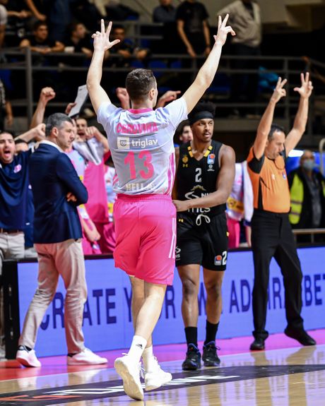 Mega, Luka Cerovina Mega, Luka Cerovina