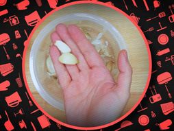 Kako da očistite beli luk