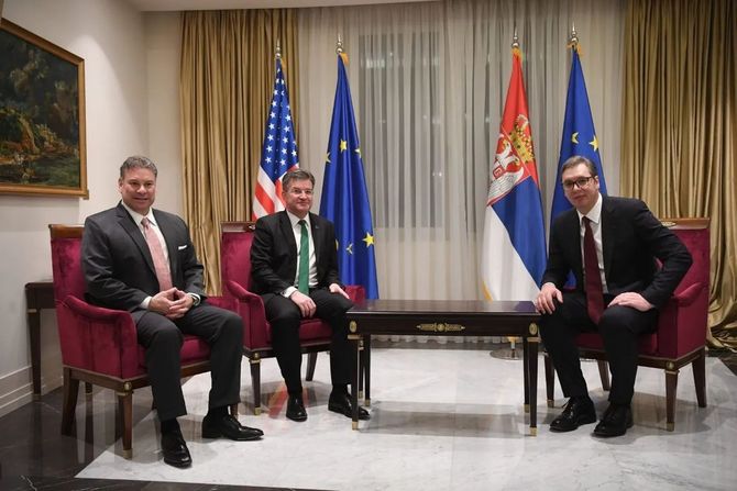 Aleksandar Vučić, Gabrijel Eskobar, Miroslav Lajčak