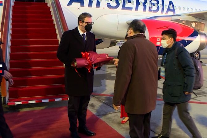 Ο Πρόεδρος Βούτσιτς φτάνει στην Κίνα: Σήμερα στα εγκαίνια των ΠΕΚ στο Πεκίνο, θα συναντήσει αύριο τον Σι Τζινπίνγκ