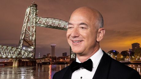 Jeff Bezos, Džef Bezos roterdam most