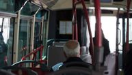 Devojka ustala dekici u busu, on je pohotno povukao u krilo: Iskustvo iz autobusa u Srbiji pokrenulo lavinu