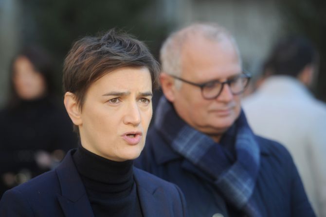 Rekonstrukcija pozorišta Dadov, Ana Brnabić i Goran Vesić