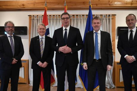 Aleksandar Vučić sastao se sa ambasadorima Kraljevine Norveške iz Beograda, Zagreba, Sarajeva i Prištine.