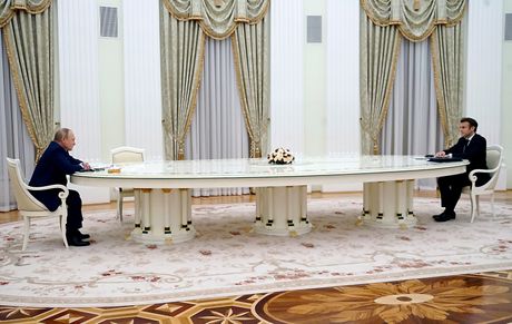 Vladimir Putin Emanuel Makron Emmanuel Macron sto table