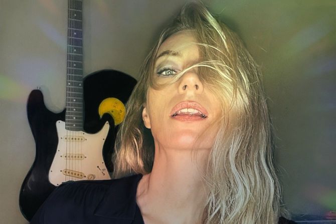 Ana Stanić Ljubav bez dodira Ana Stanić Ljubav bez dodira