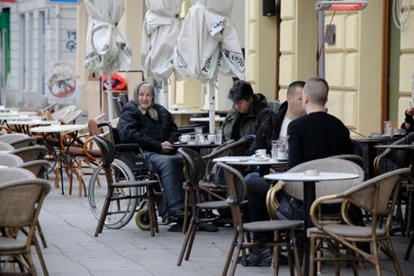 Hladno sunčano vreme, vremenska prognoza, šetači