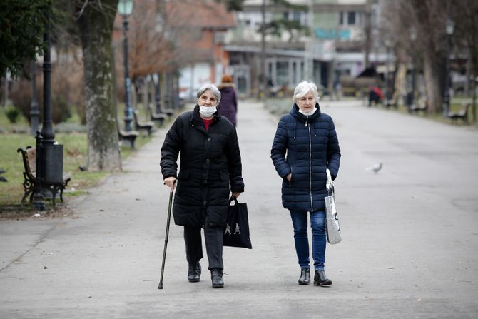 Hladno sunčano vreme, vremenska prognoza, šetači