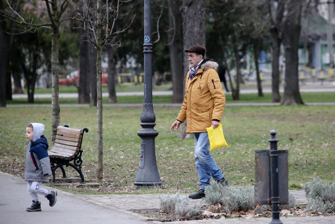 Hladno sunčano vreme, vremenska prognoza, šetači