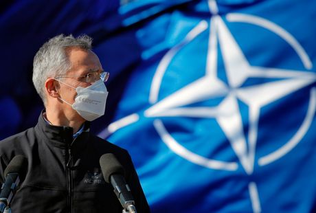 Jens Stoltenberg, Rumunija, NATO