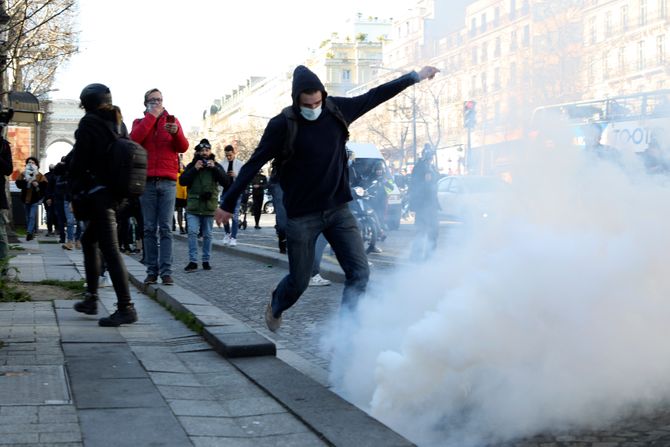 Pariz Francuska neredi protest