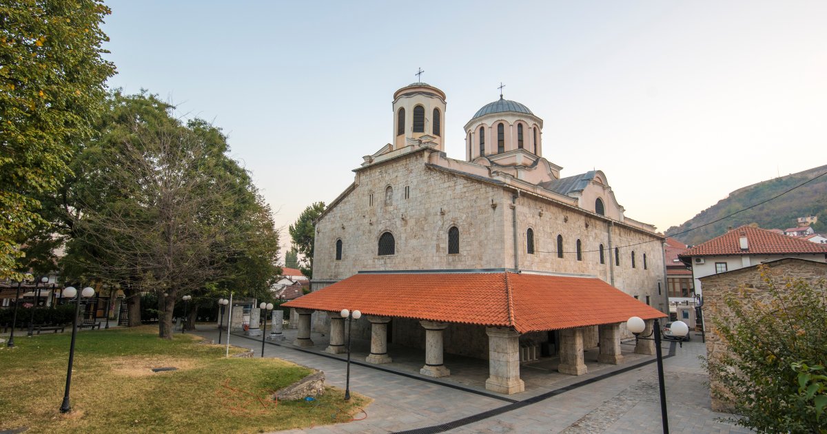 Eparhija raško-prizrenska: Novac za obnovu uništenih hramova u pogromu dolazio od stranih i domaćih donatora