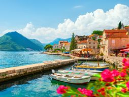Kotor centar panorama grada
