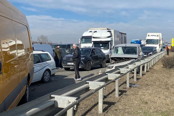 Stara Pazova, lančani sudar