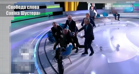 Novinar udario poslanika na ukrajinskoj televiziji