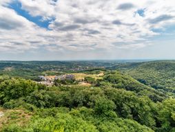 Vrdnik, Vrdnička kula, banja Vrdnik, Srbija