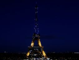 Ajfelov toranj u bojama ukrajinske zastave, Ukrajina Rusija