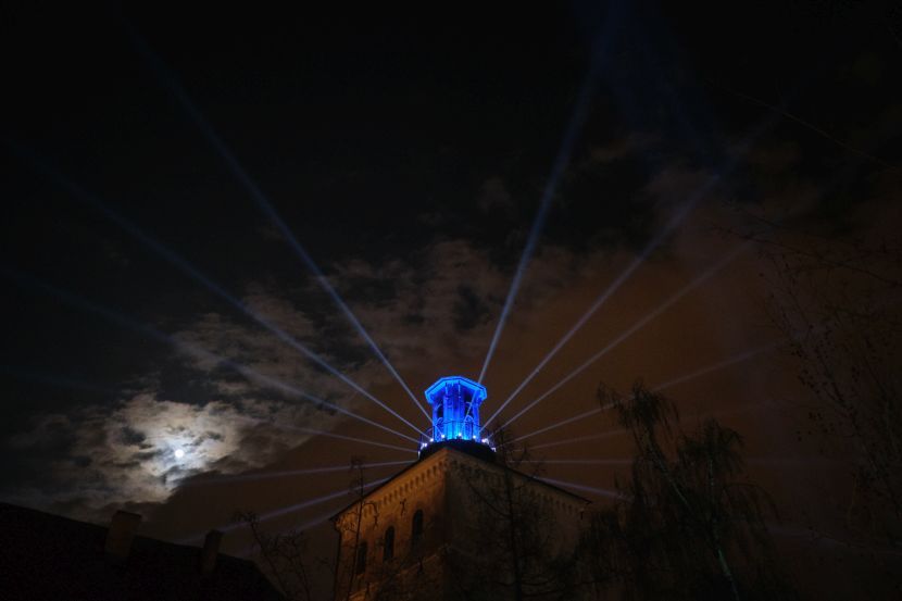 festival-of-lights-zagreblighthouselotrscak-towersanjin-kastelan-830x0.jpg