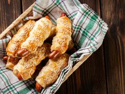 Rol kobasice, testo, pecivo