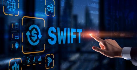SWIFT, Banke, Udruženje za međunarodne, međubankarske finansijske telekomunikacije, međunarodna bankarska mreža i softver za razmenu poruka