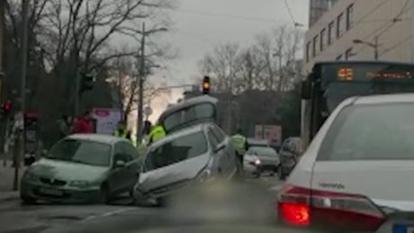 Automobil rupa na asfaltu, Tašmajdan