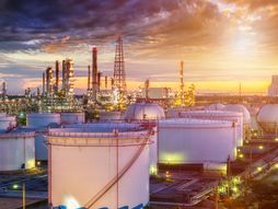 Nafta, rafinerija, privreda