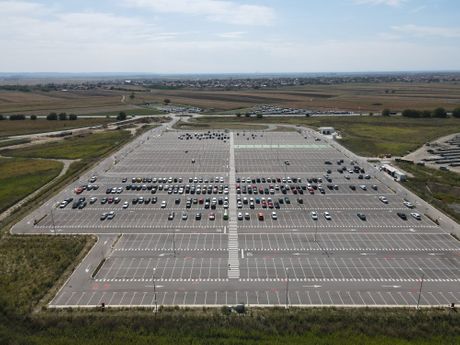Parking aerodroma Nikola Tesla