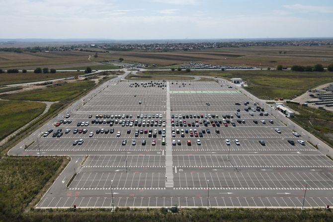 Parking aerodroma Nikola Tesla